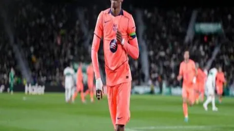 爵士队终止连败，马尔卡宁爆砍32分詹姆斯助力18分6助攻